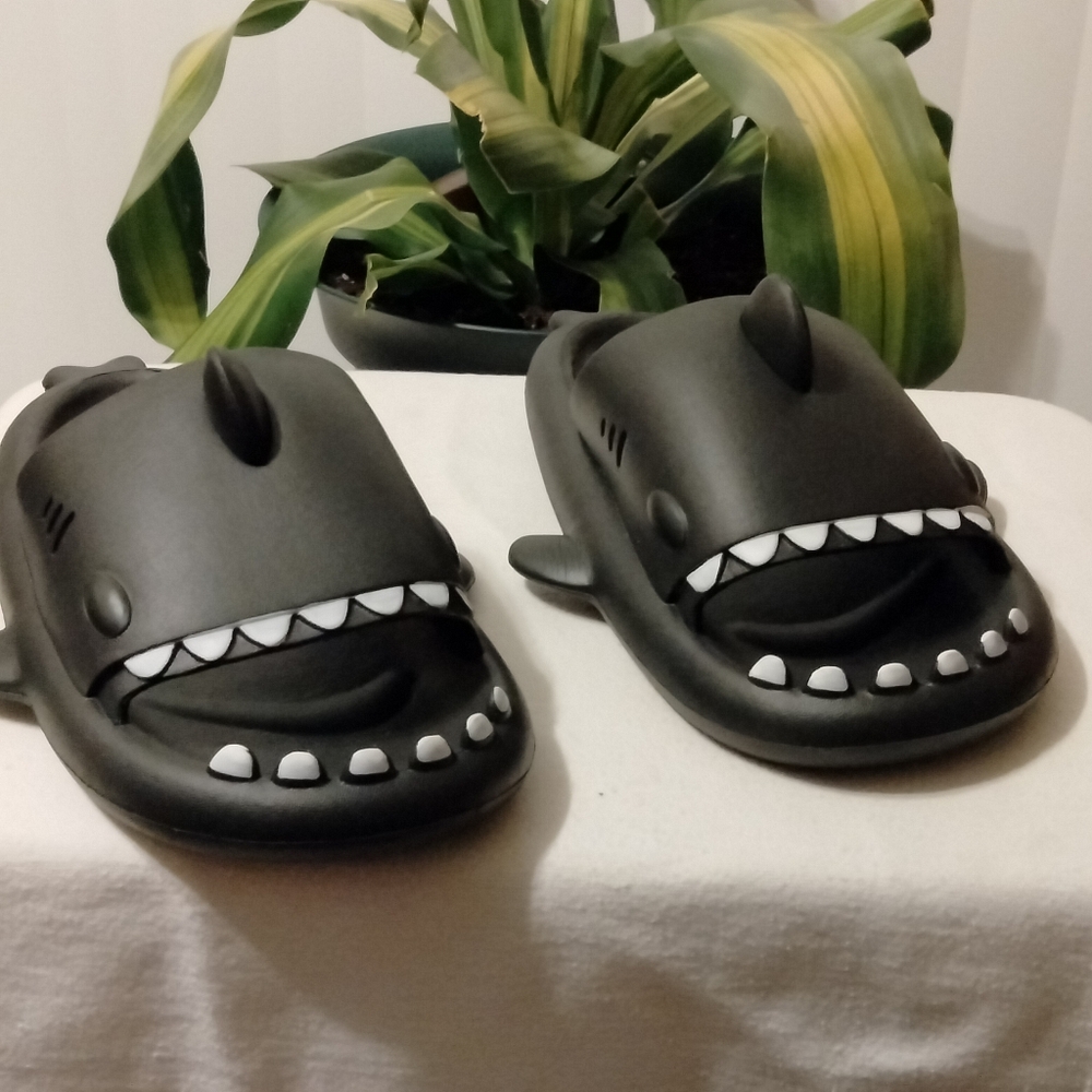 Black Slip-on - Picture 2 of 3
